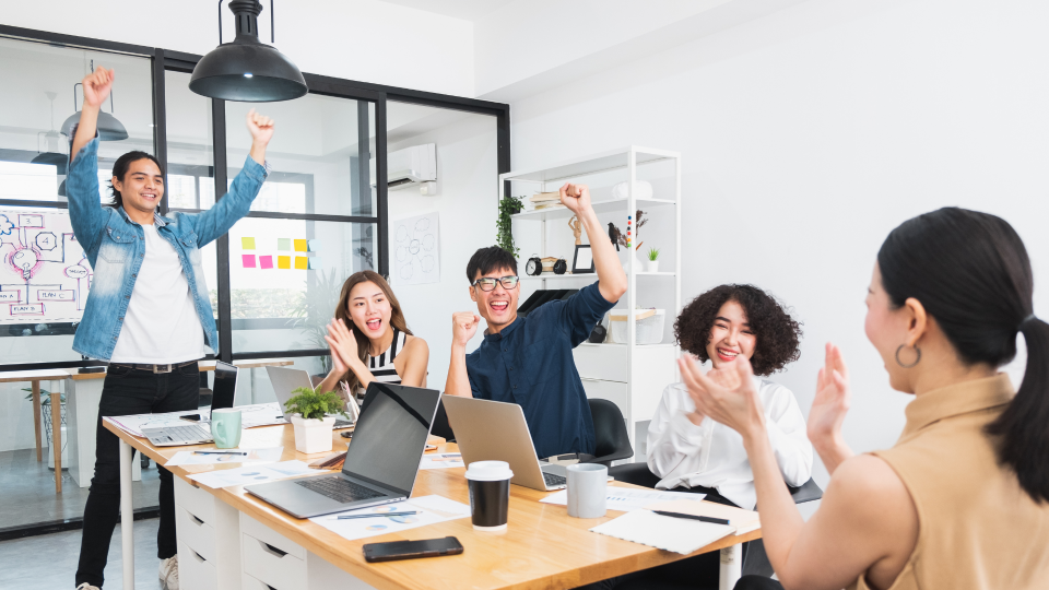 Doctor Heals Website_Workplace Wellness Insights_Happy employees